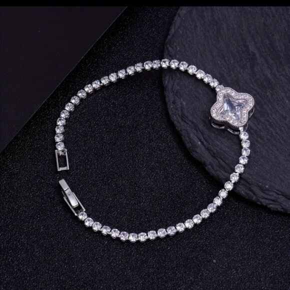 Silver Diamond Clover Bracelet - Picture 6 of 7